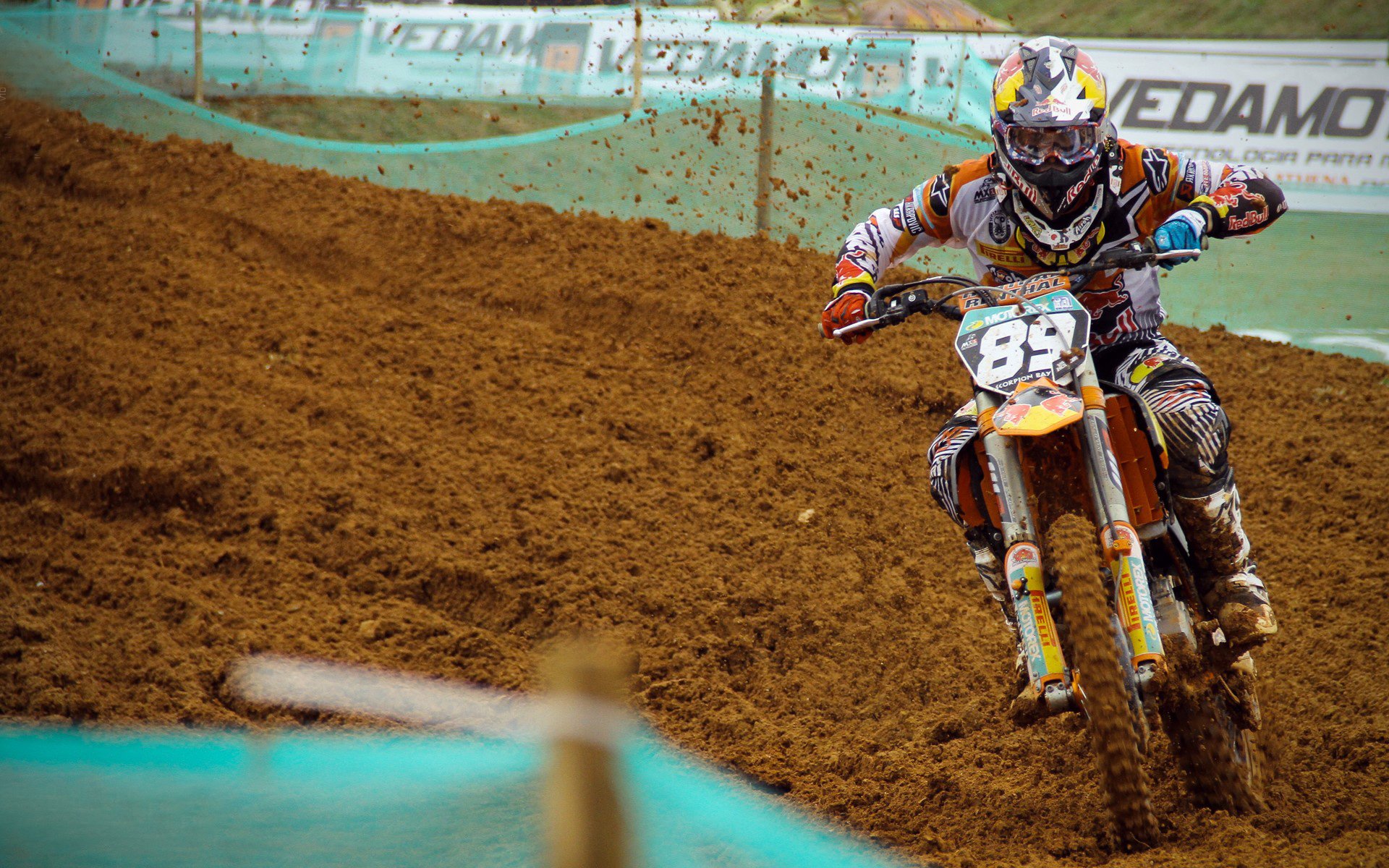 _城市赛道：在城市天际线下进行的高空网球比赛_，城市天际线高尔夫球场